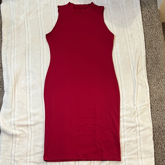 Dresses & Skirts - Simple Red Sleeveless crewneck Dress